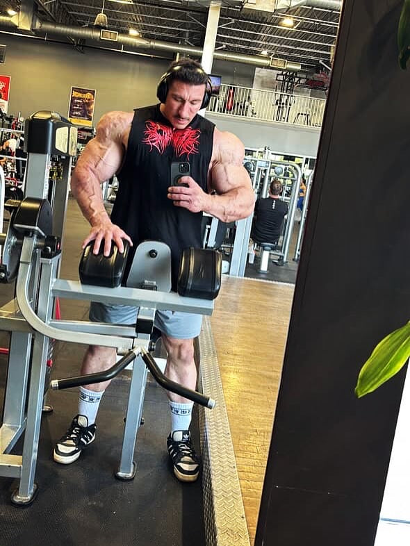 ONYX MUSCLE TANK - BLACK