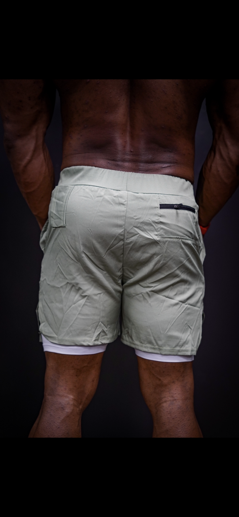 ATHLETIC COMPRESSION SHORTS - WILLOW GREEN