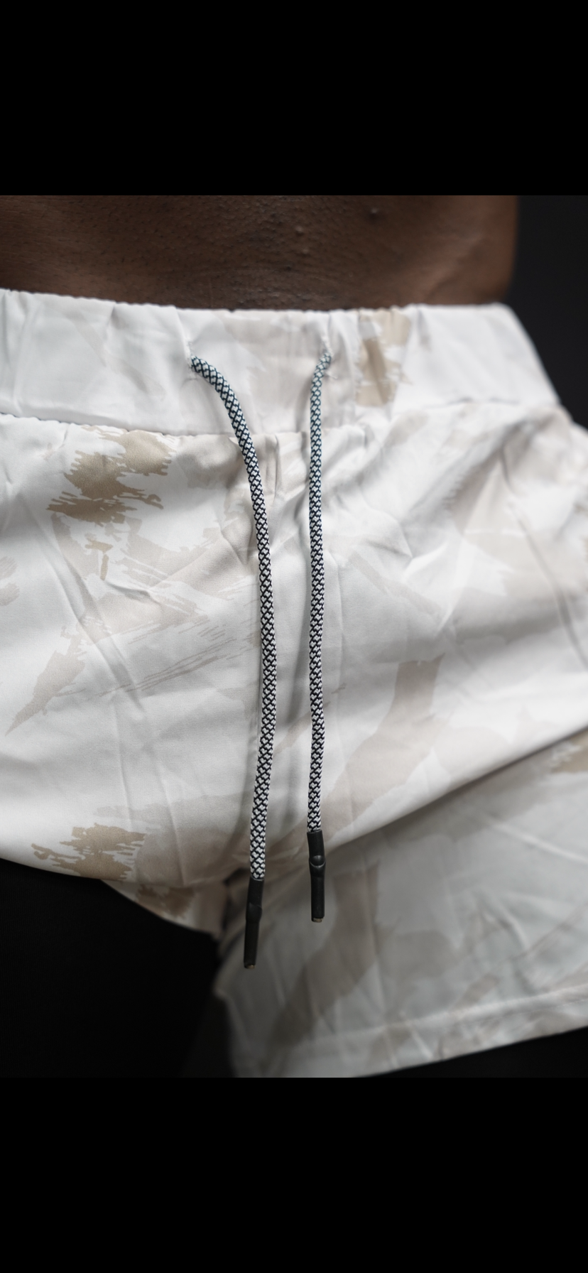 ATHLETIC COMPRESSION SHORTS - WHITE CANVAS CAMO