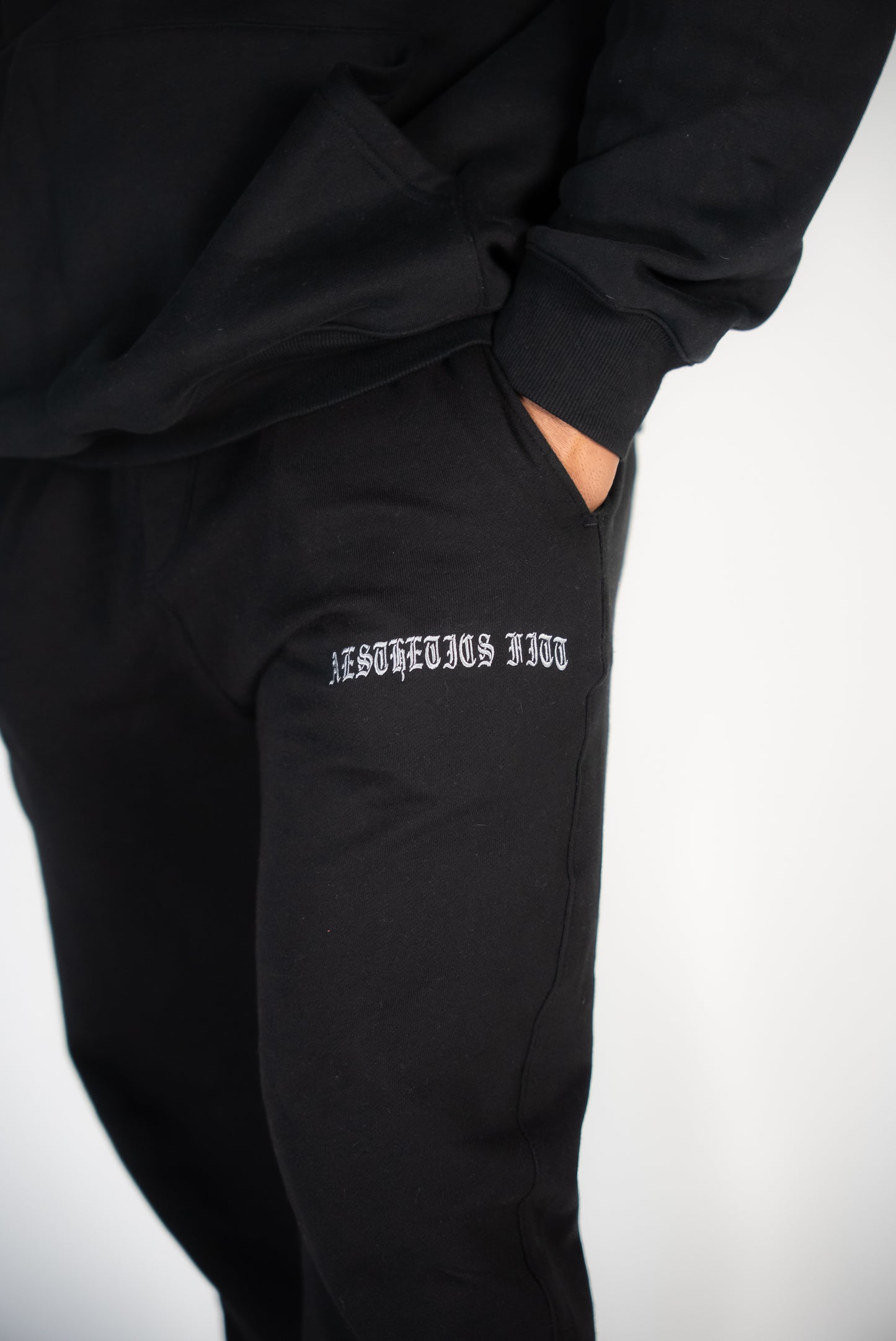 FORGED IN IRON JOGGERS - BLACK