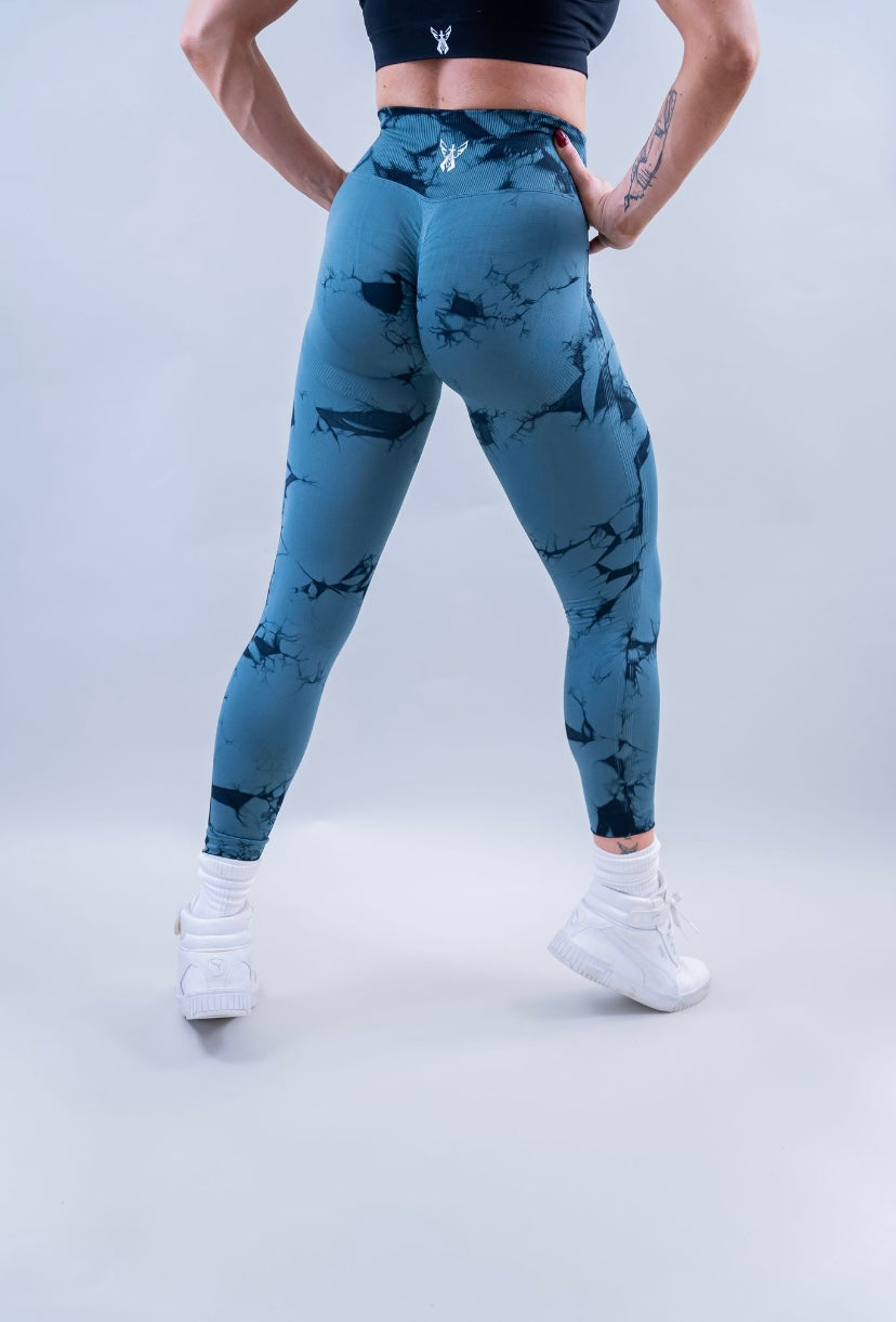 EVOLVE CROSSOVER SCRUNCH LEGGINGS - OCEAN TIE DYE