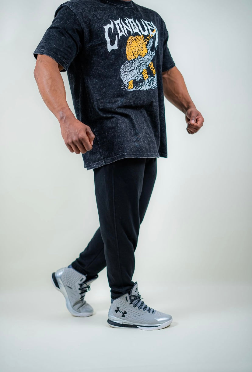 CONQUER OVERSIZED TEE - BLACK