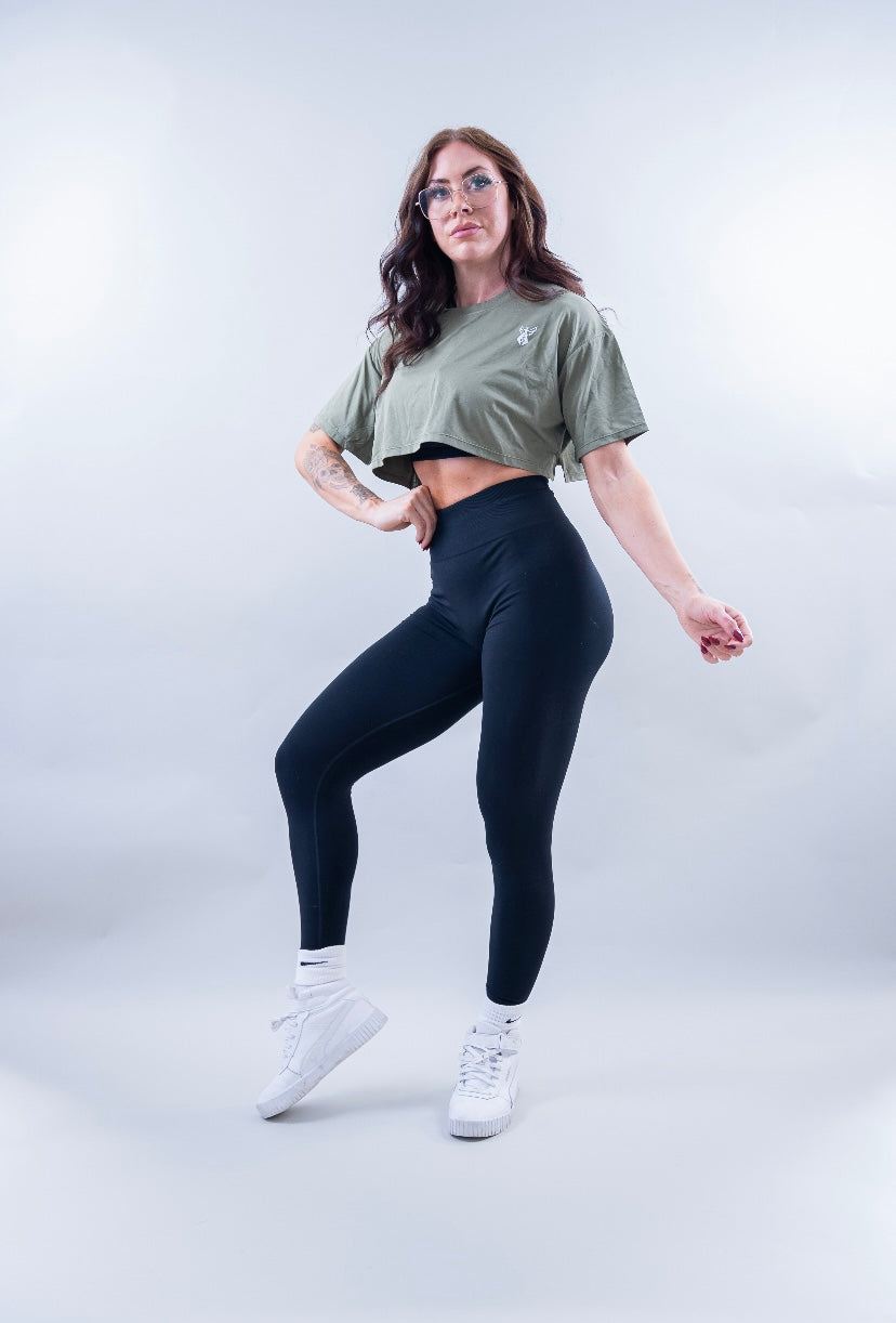 ELEVATE CROP TEE - LIGHT OLIVE