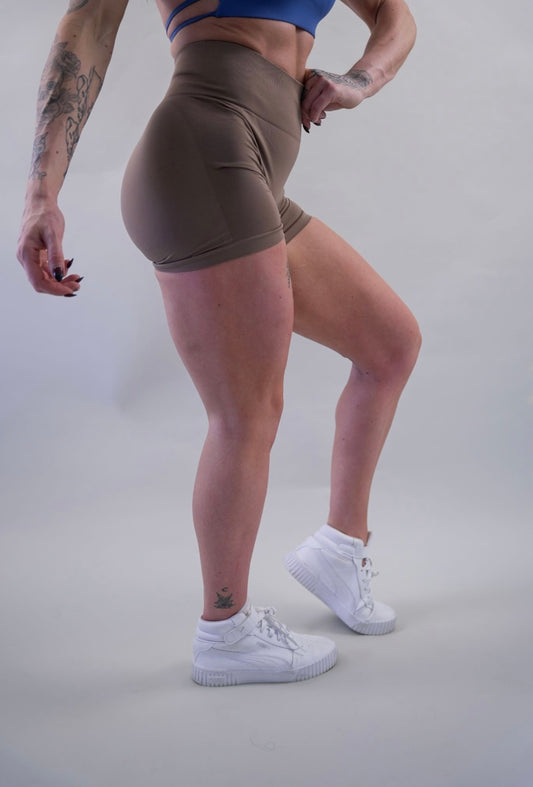 DELUXE SEAMLESS SHORT - TOASTED ALMOND