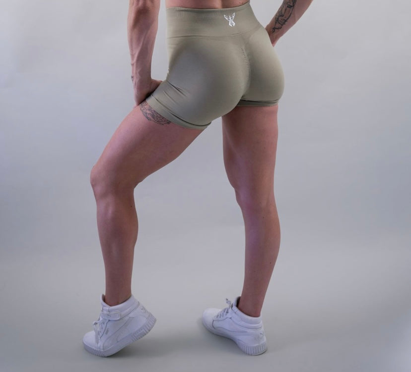 DELUXE SEAMLESS SHORT - BEIGE