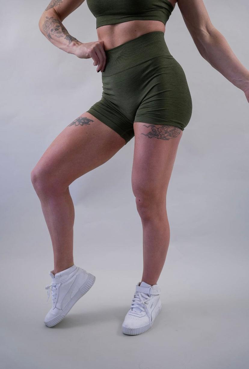 DELUXE SEAMLESS SHORT - OLIVE