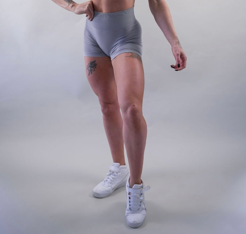 DELUXE SEAMLESS SHORT - ASH GREY