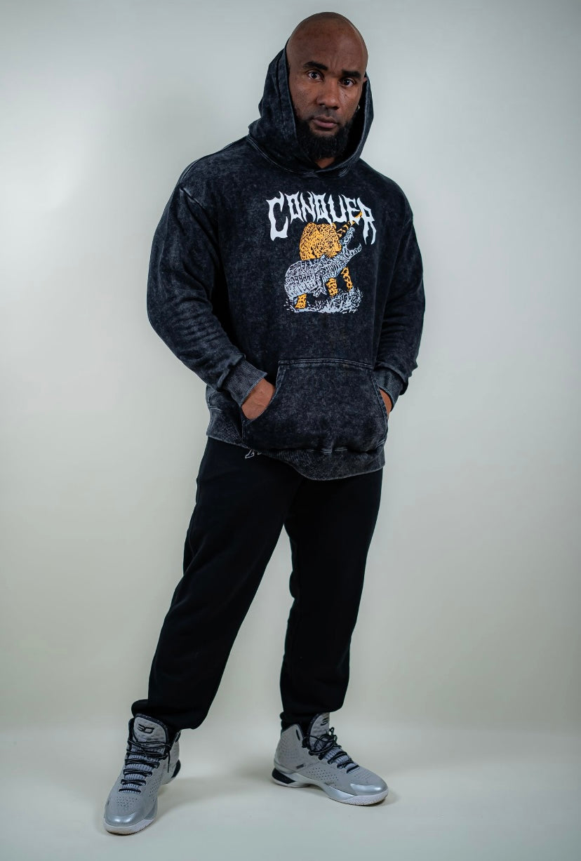 CONQUER HOODIE - BLACK