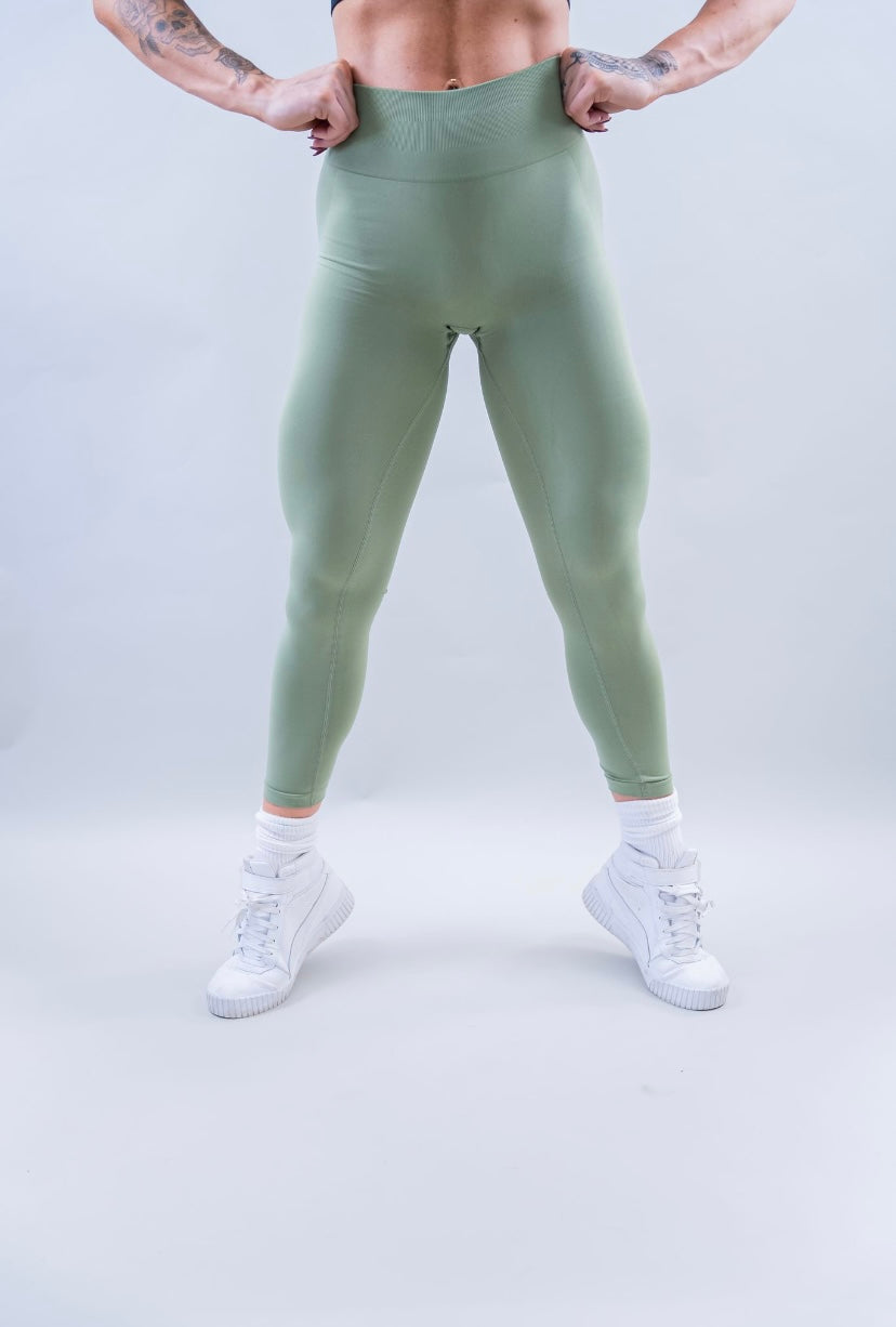 EXPAND SEAMLESS LEGGINGS - LIGHT OLIVE