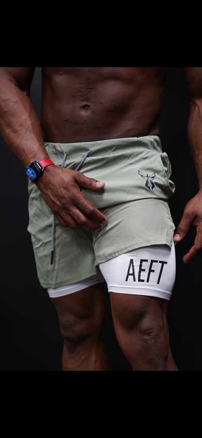 ATHLETIC COMPRESSION SHORTS - WILLOW GREEN