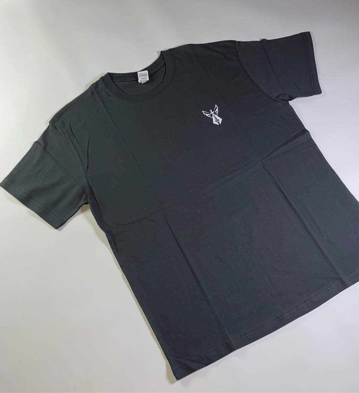 ESSENTIAL TEE - DARK GREY